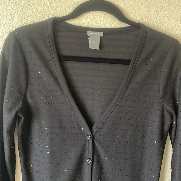 Ann Taylor Sequined Button Front Cardigan Sweater W’s S Black Classic Office Top - Picture 5 of 9